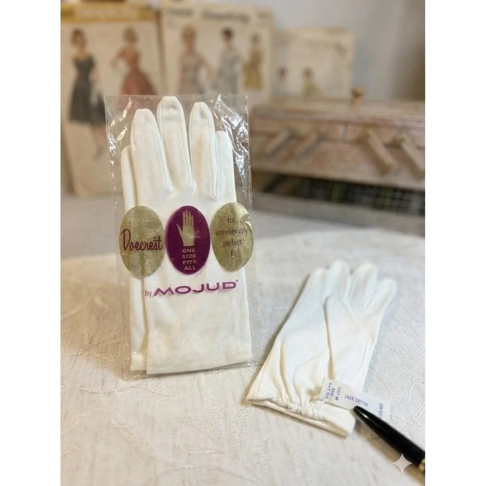 Vintage 1960s White Cotton Gloves by Mojud Doecrest in‎ original package